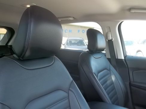Used 2018 Ford Edge SEL w/ Equipment Group 201A AWD/4WD image 12