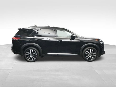 Used 2024 Nissan Pathfinder Platinum FWD image 6
