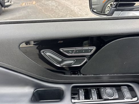 Certified 2023 Lincoln Aviator AWD w/ Premium Package image 12