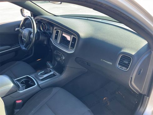 Used 2022 Dodge Charger SXT image 32