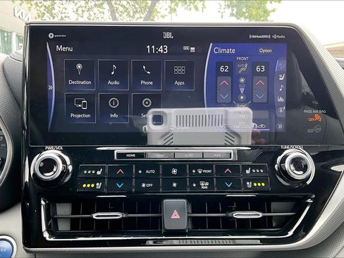 Used 2021 Toyota Highlander Platinum FWD image 32