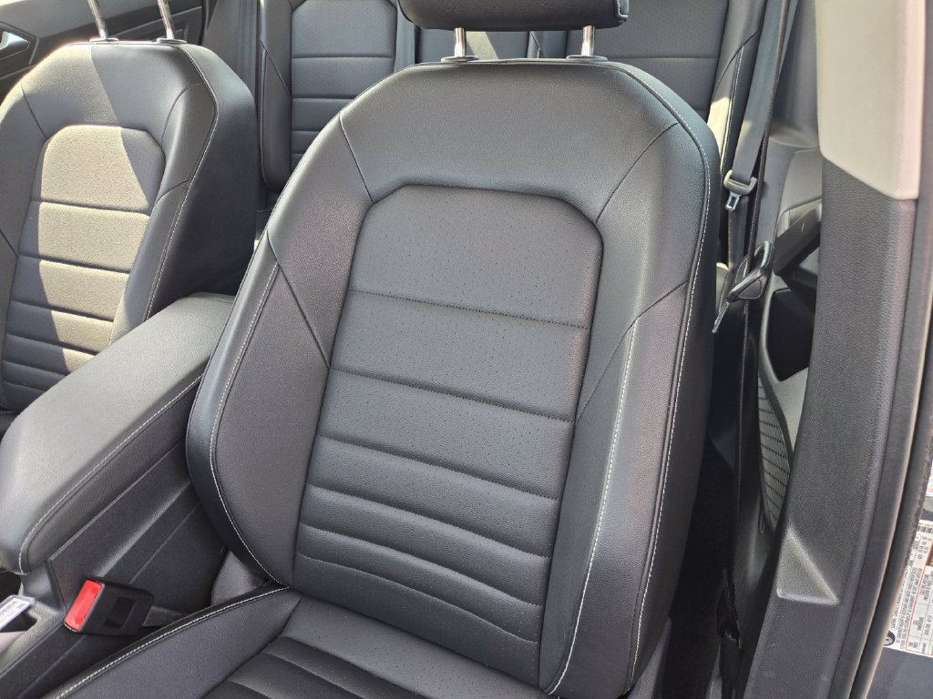 Used 2024 Volkswagen Jetta SE FWD image 15
