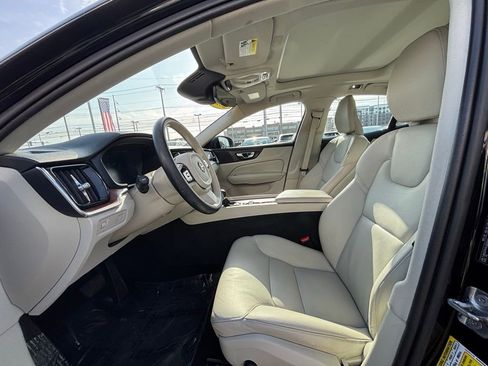 Used 2020 Volvo S60 T6 Momentum w/ Protection Package image 10