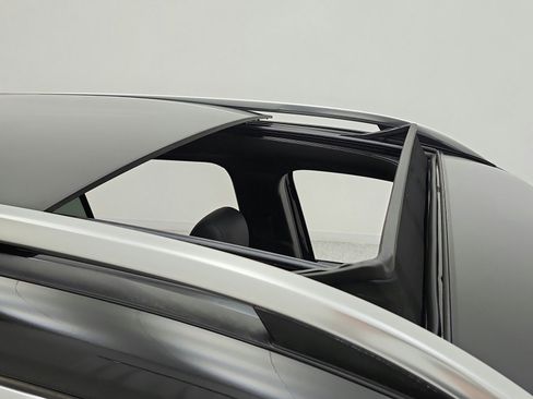 Used 2022 Mercedes-Benz GLB 250 4MATIC image 19