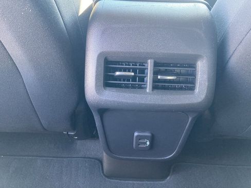 Used 2022 Chevrolet Equinox LT image 22