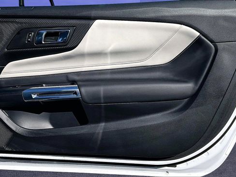 Used 2025 Ford Mustang GT Premium image 28