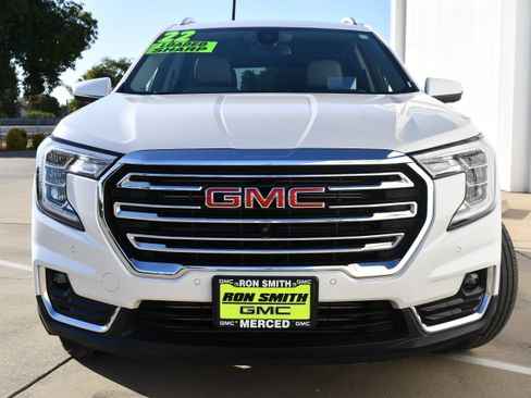 Used 2022 GMC Terrain SLT w/ Tech Package image 4
