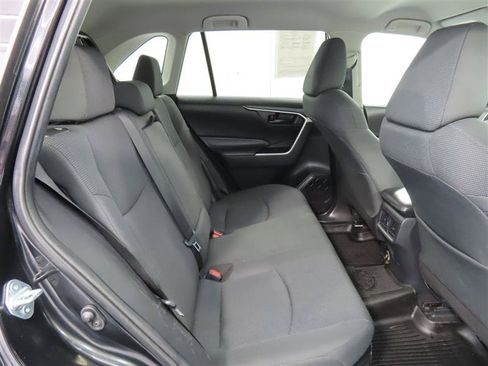 Used 2021 Toyota RAV4 LE AWD/4WD image 26