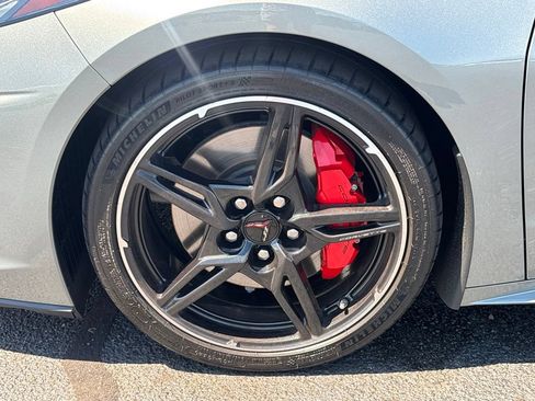 Used 2022 Chevrolet Corvette Stingray Preferred Cpe w/ Z51 Performance Package RWD image 28