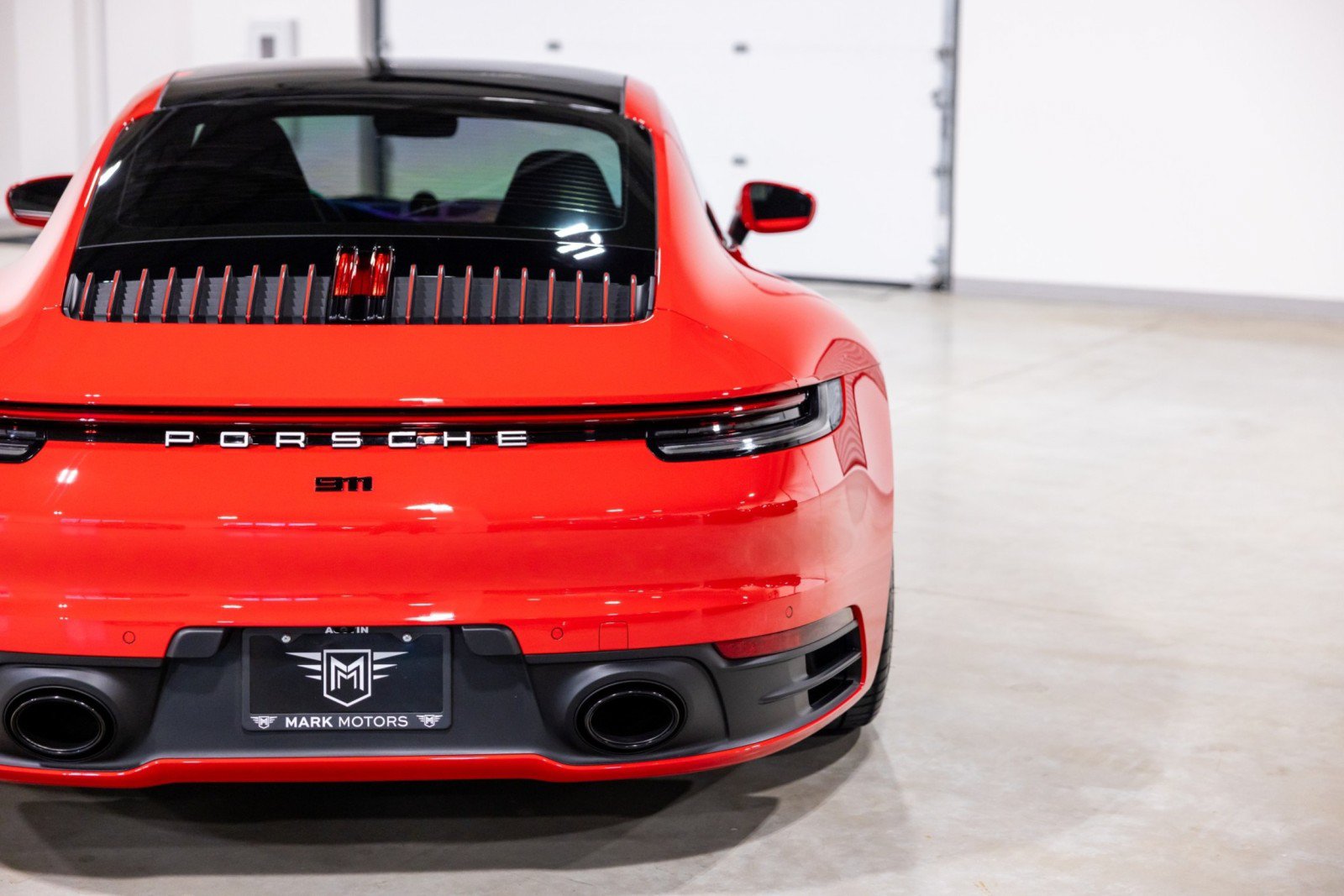 Used 2024 Porsche 911 Carrera RWD image 13