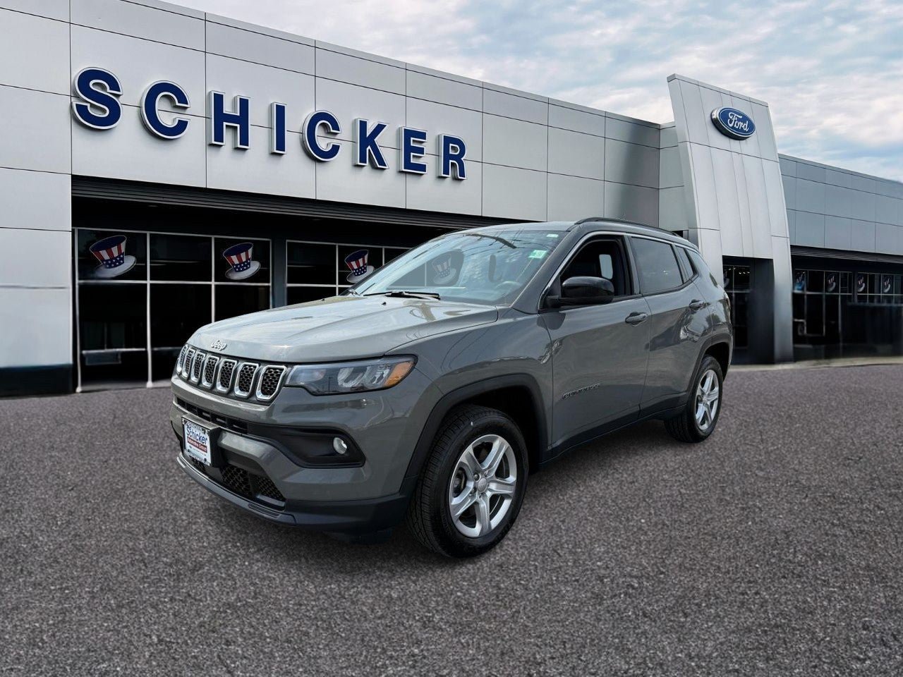 Used 2023 Jeep Compass Latitude w/ Convenience Group AWD/4WD image 4