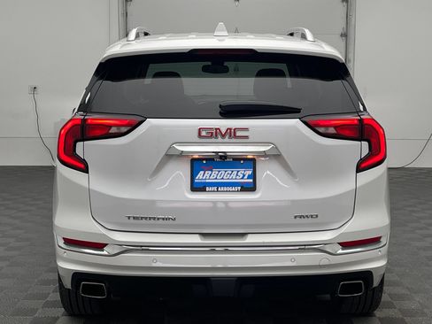 Used 2020 GMC Terrain Denali w/ Denali Premium Package AWD/4WD image 9