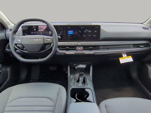 Certified 2025 Kia K4 EX FWD image 21