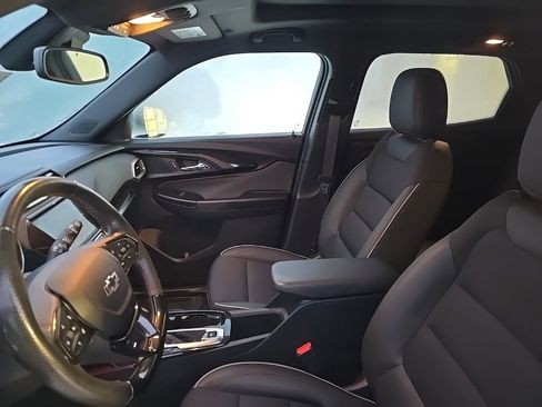 Used 2023 Chevrolet TrailBlazer RS w/ Sun and Liftgate Package image 9