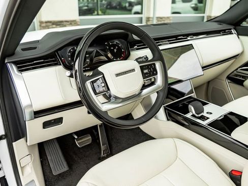 New 2026 Land Rover Range Rover Long Wheelbase SE AWD/4WD image 13