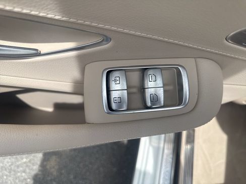Used 2015 Mercedes-Benz S 550 4MATIC Sedan image 36