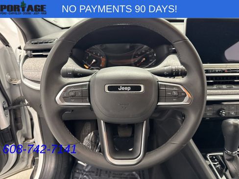 Used 2024 Jeep Compass Latitude AWD/4WD image 14