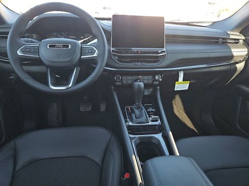 New 2026 Jeep Compass Latitude image 12
