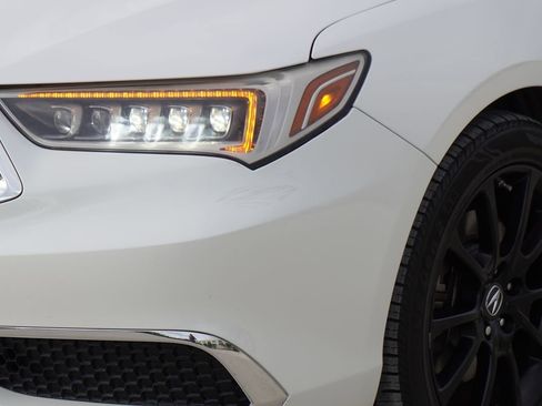 Used 2019 Acura TLX V6 image 2