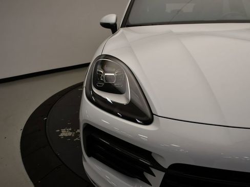 Used 2022 Porsche Cayenne image 14