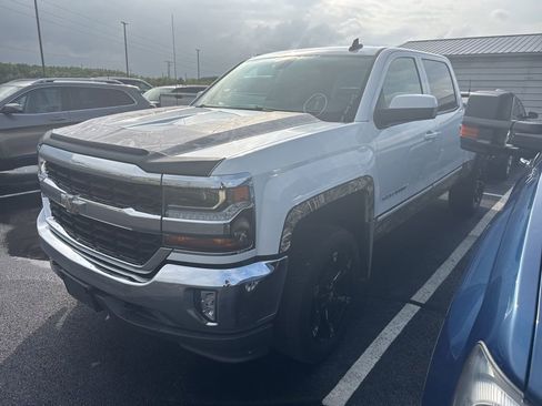 Used 2018 Chevrolet Silverado 1500 LT w/ LT Eassist Package AWD/4WD image 1