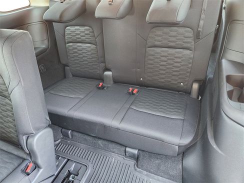 Used 2025 Nissan Pathfinder SV image 20