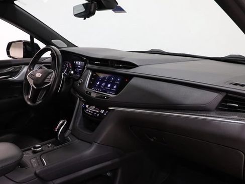 Used 2022 Cadillac XT5 Sportv w/ Technology Package AWD/4WD image 16