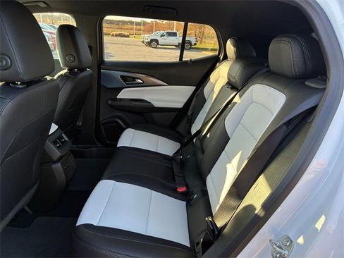 New 2026 Chevrolet Equinox EV LT w/ Convenience Package II image 17