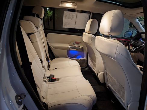 Used 2022 Mercedes-Benz GLB 250 4MATIC image 25