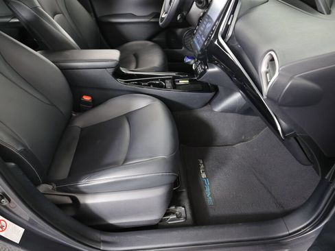 Used 2021 Toyota Prius Prime XLE w/ Carpet Mat Package (TMS) FWD image 26