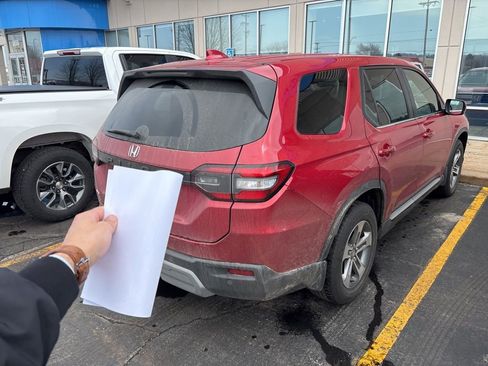 Used 2025 Honda Pilot EX-L image 5