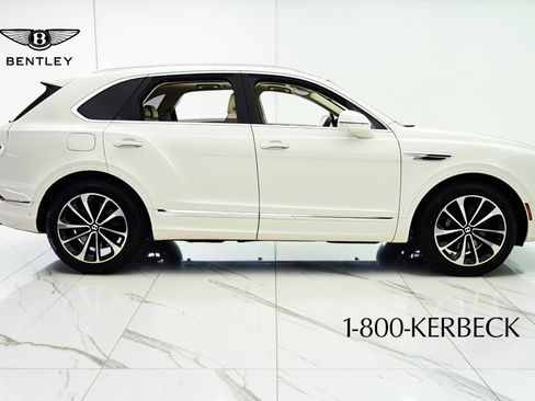 Certified 2023 Bentley Bentayga Plug-In Hybrid AWD/4WD image 15