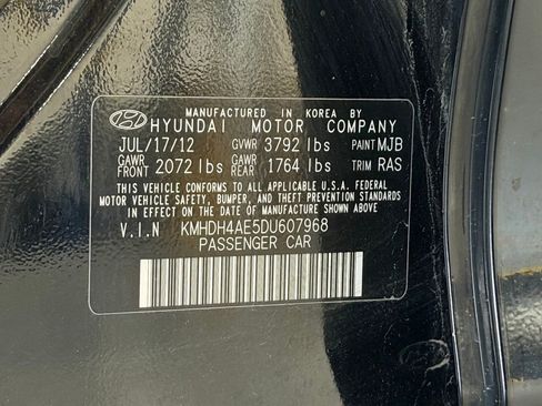 Used 2013 Hyundai Elantra GLS FWD image 22