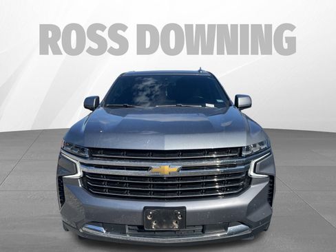 Used 2022 Chevrolet Suburban LT w/ Luxury Package image 2