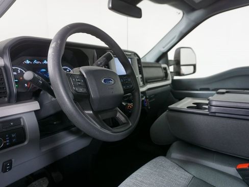 Used 2023 Ford F450 XLT w/ XLT Value Package image 27