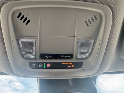 Used 2022 Chevrolet Malibu LT FWD image 23