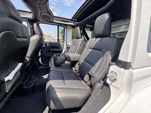 New 2026 Jeep Wrangler Unlimited Sahara w/ Safety Group AWD/4WD image 15