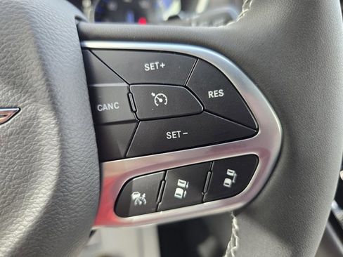 New 2026 Chrysler Pacifica Select image 21