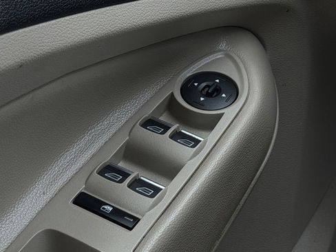 Used 2019 Ford Escape Titanium FWD image 19