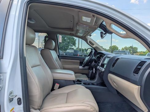 Used 2018 Toyota Sequoia SR5 w/ Premium Package RWD image 26