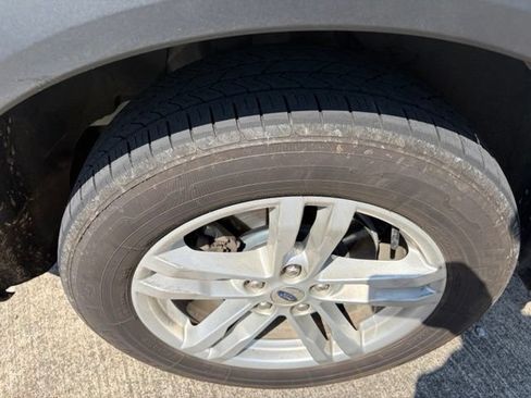 Used 2020 Ford Explorer XLT w/ Equipment Group 202A RWD image 32