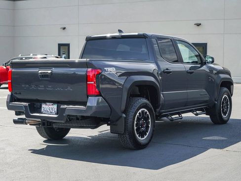 Certified 2025 Toyota Tacoma TRD Off-Road AWD/4WD image 7