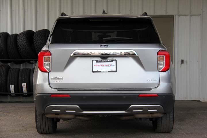 Used 2024 Ford Explorer XLT w/ Equipment Group 202A AWD/4WD image 10