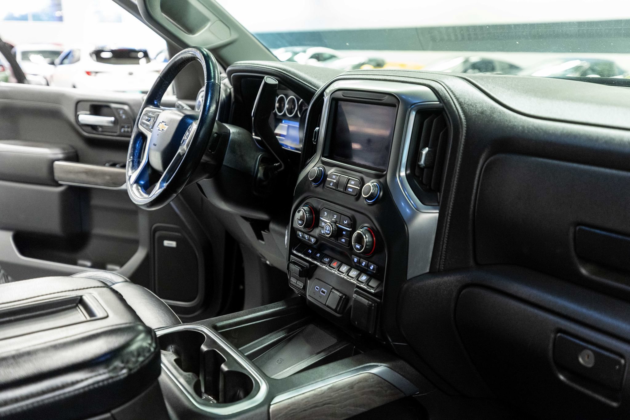 Used 2019 Chevrolet Silverado 1500 LTZ w/ LTZ Plus Package AWD/4WD image 17