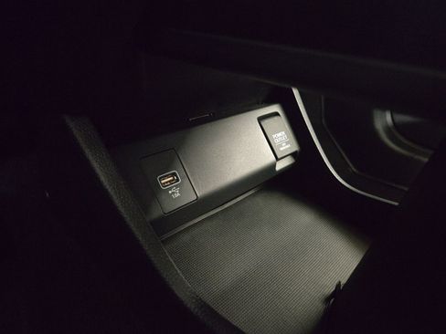 Used 2021 Honda HR-V LX image 24