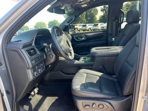 Used 2024 Chevrolet Suburban RST w/ Luxury Package RWD image 16