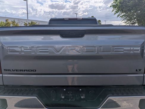 Used 2021 Chevrolet Silverado 1500 LT AWD/4WD image 13