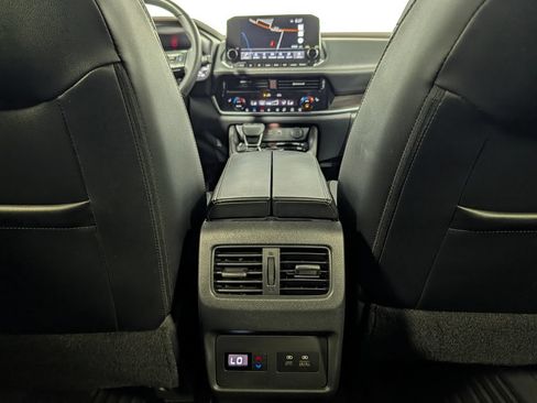 Used 2021 Nissan Rogue SL w/ Premium Package AWD/4WD image 15