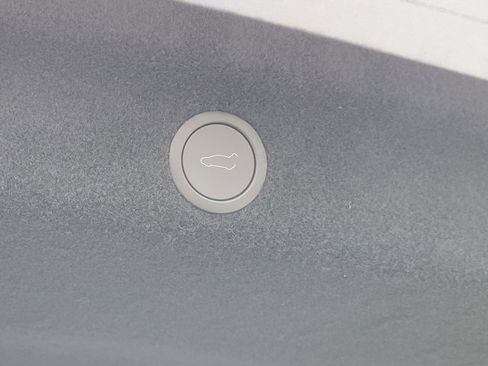 Used 2026 Tesla Model Y Long Range image 14