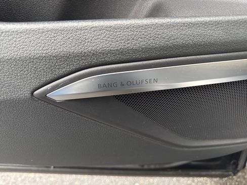 Used 2019 Audi e-tron Prestige w/ Prestige Package image 50